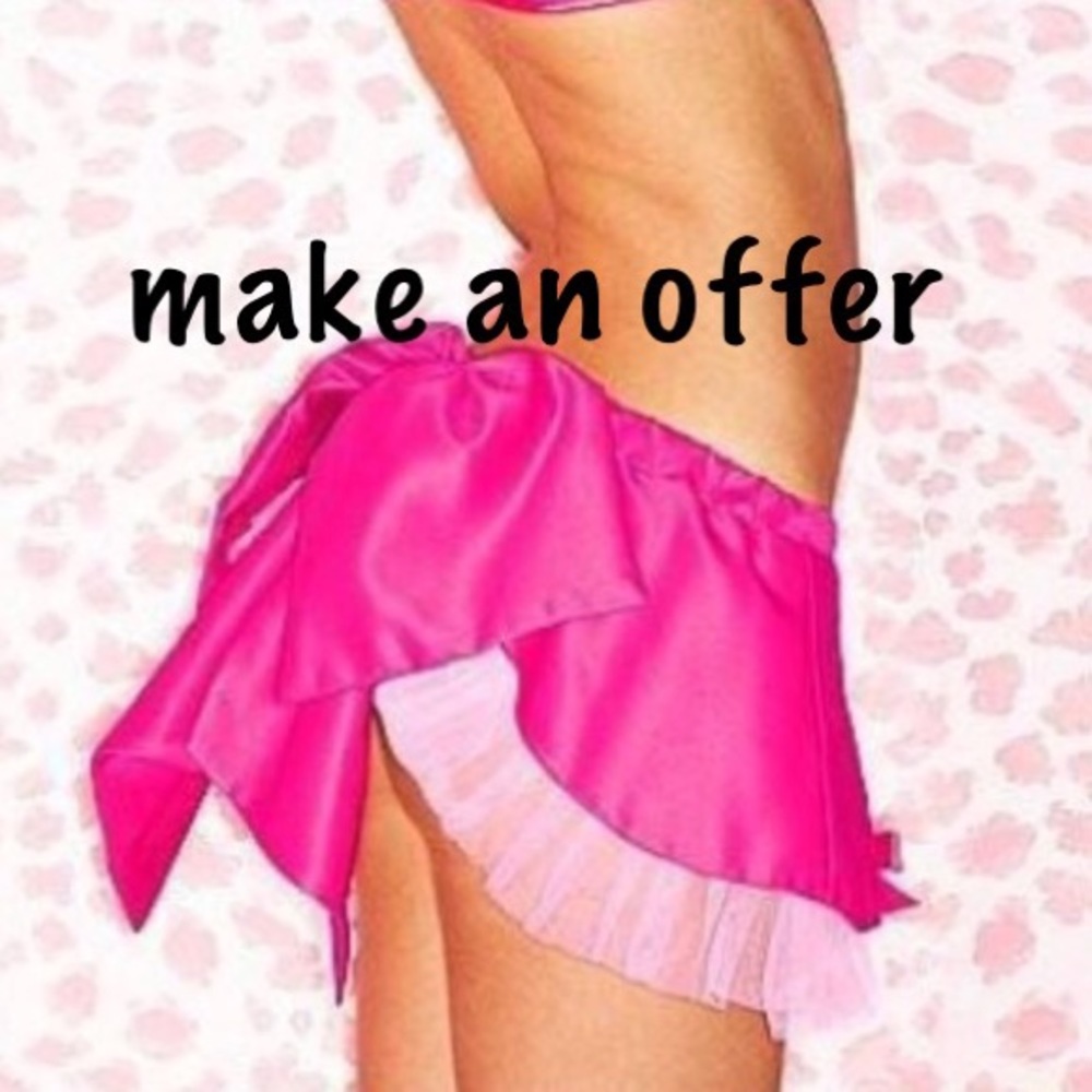 Victoria's Secret PINK Santa Baby bow back skirt